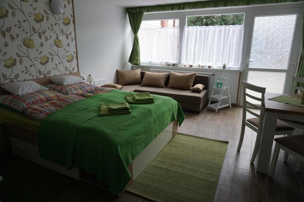 Berc Apartman Эгерсалок Экстерьер фото