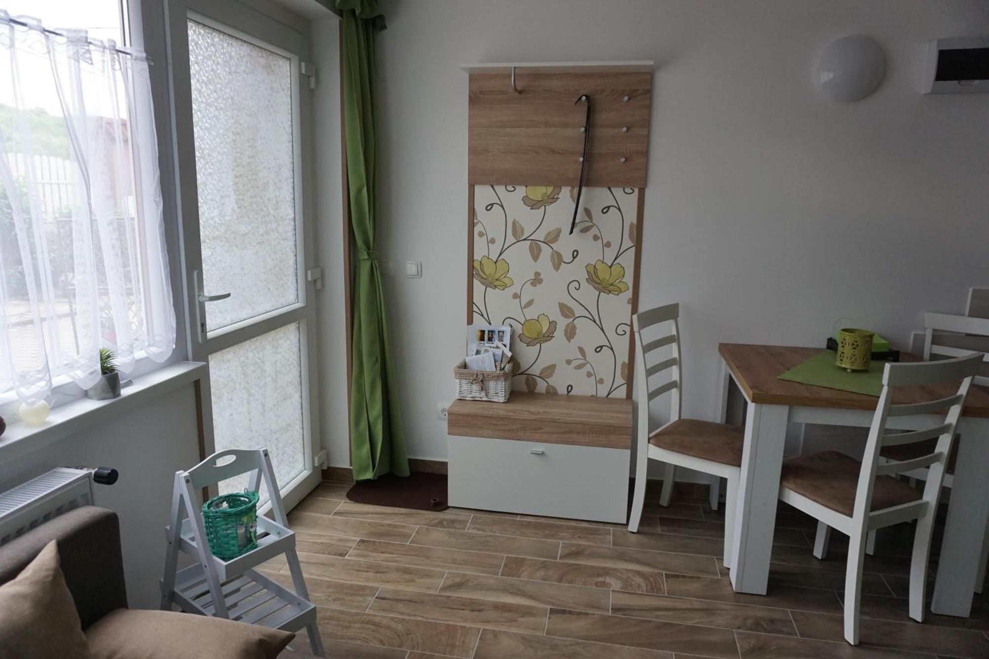Berc Apartman Эгерсалок Экстерьер фото