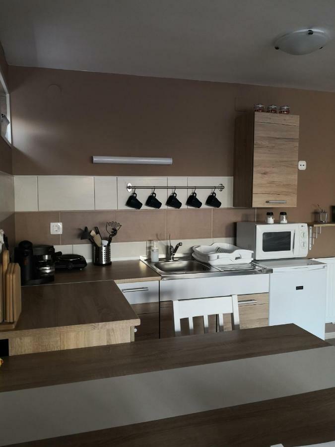 Berc Apartman Эгерсалок Экстерьер фото