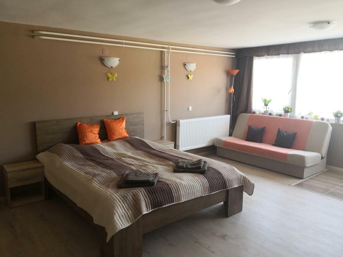 Berc Apartman Эгерсалок Экстерьер фото